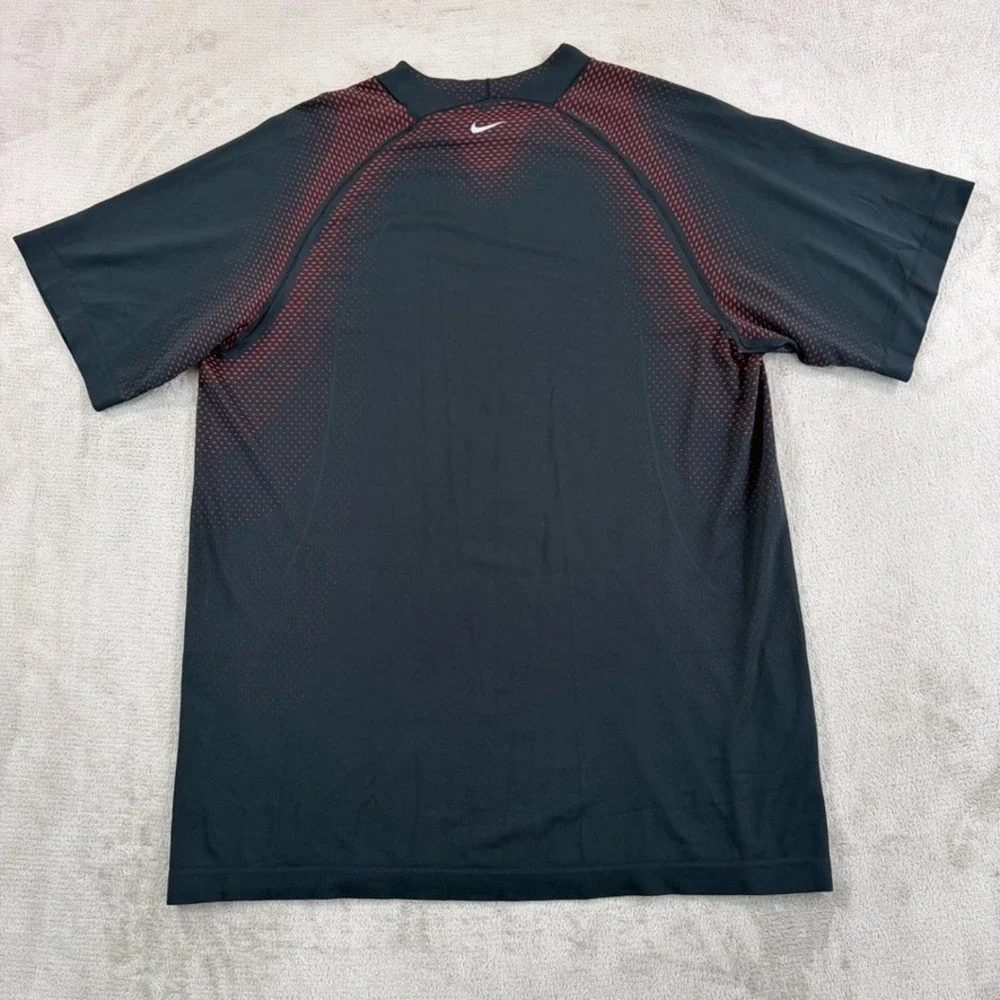 Nike Seamless Sans Couture Performance T Shirt in Black Red Dri Fit Men 2XL NWOT